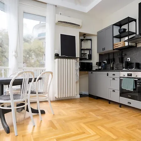 Golden Hour Apartament